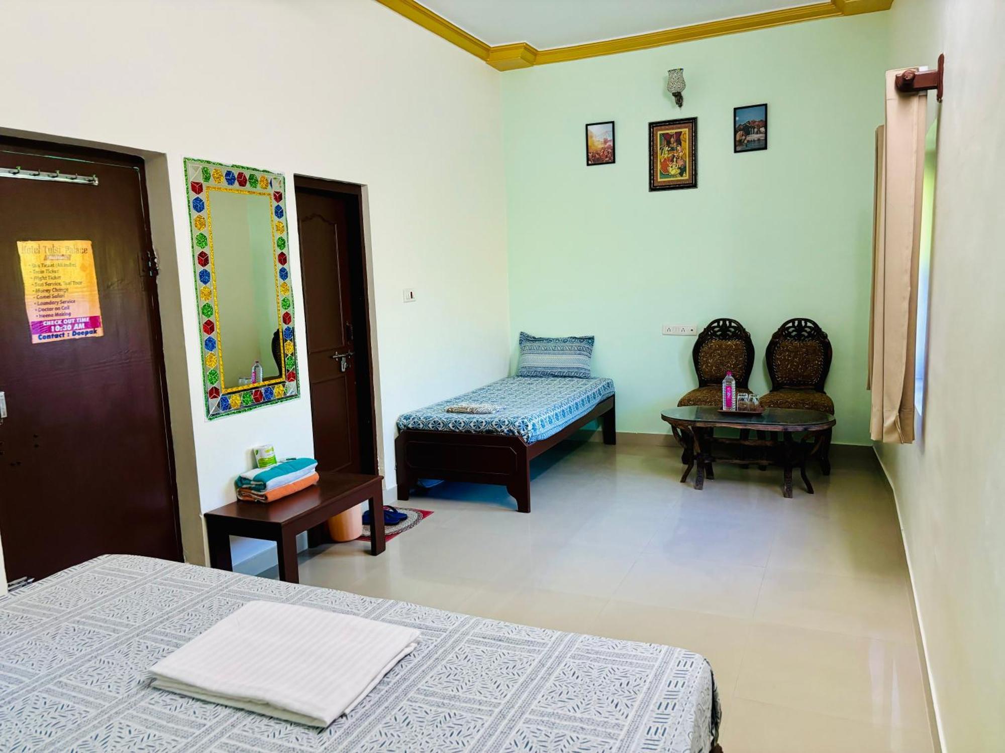 Hotel Tulsi Palace Пушкар Екстер'єр фото